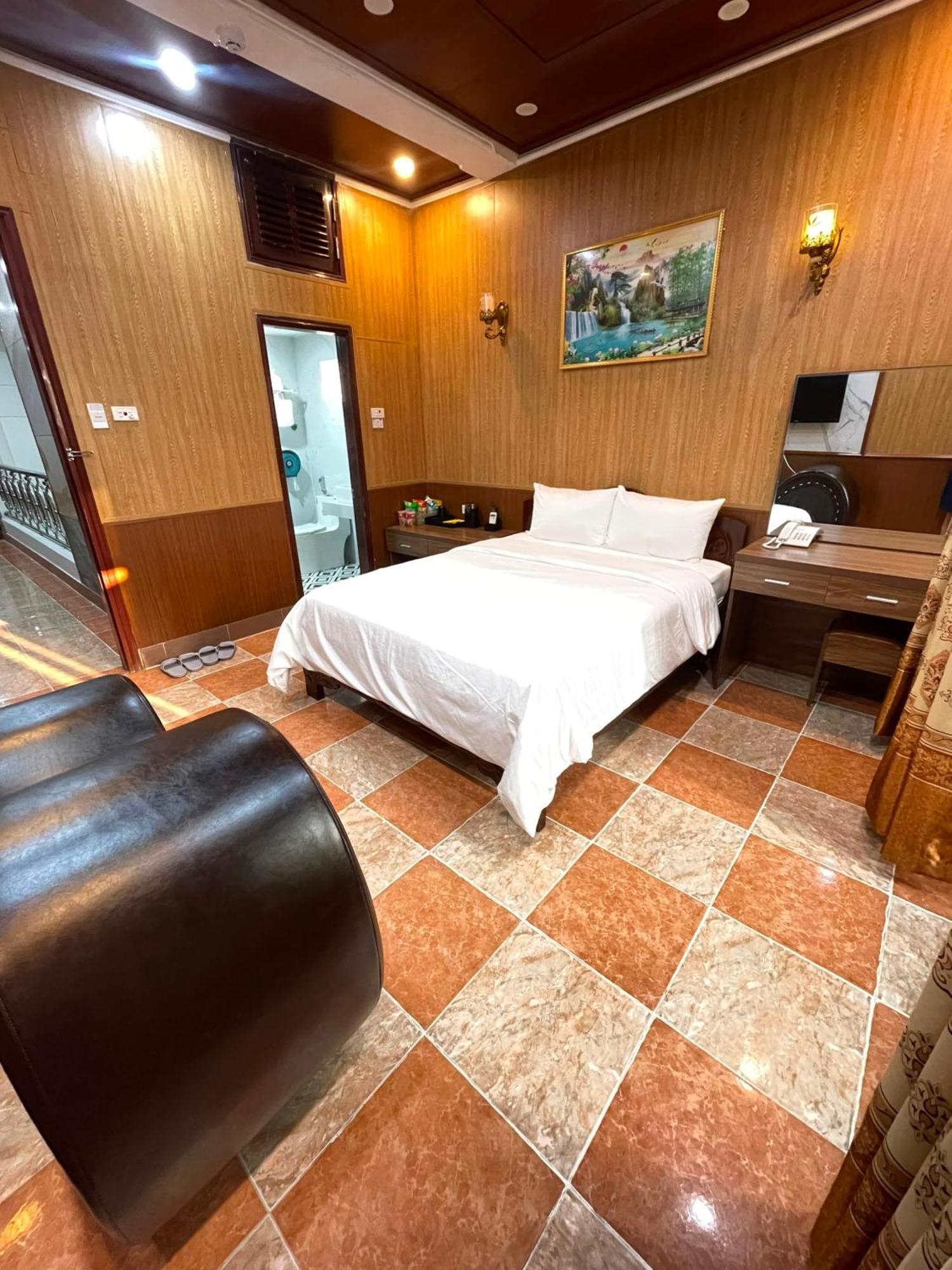 Nhat Tan Hotel Hanoi Buitenkant foto