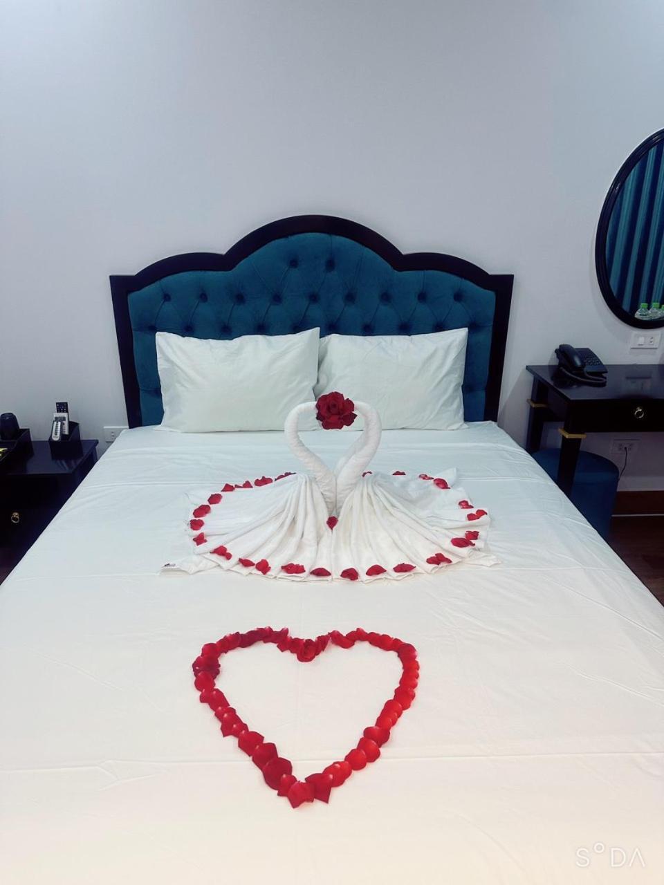 Nhat Tan Hotel Hanoi Buitenkant foto