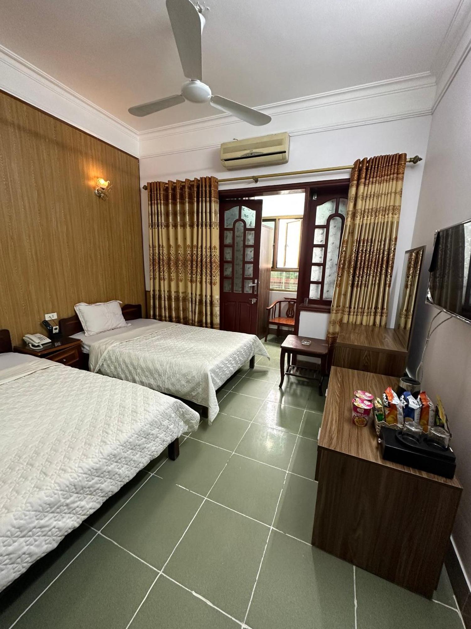 Nhat Tan Hotel Hanoi Buitenkant foto